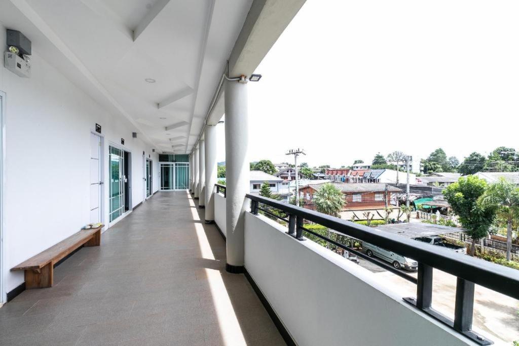 Oyo 75305 T Park Pak Chong Hotel Mu Si Exterior photo