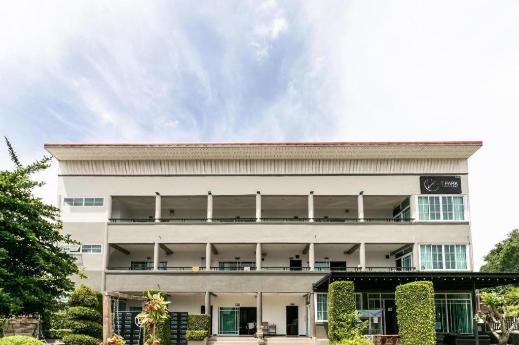 Oyo 75305 T Park Pak Chong Hotel Mu Si Exterior photo