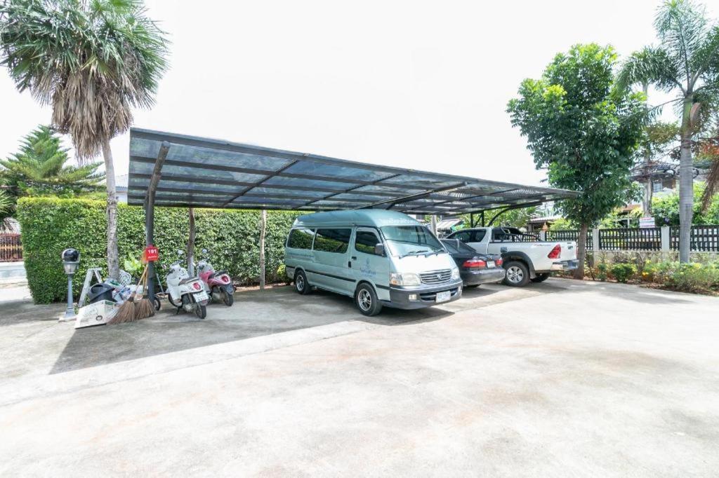Oyo 75305 T Park Pak Chong Hotel Mu Si Exterior photo
